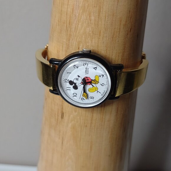 Mickey Mouse Lorus Watch With 6 Inch Gold Tone Stretch Band - Picture 1 of 14